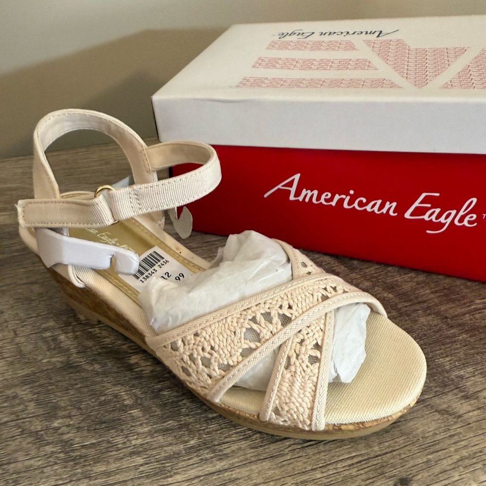 NEW American Eagle Wedge Shoes Sandals Kids Girls Size 12 Cream Crochet